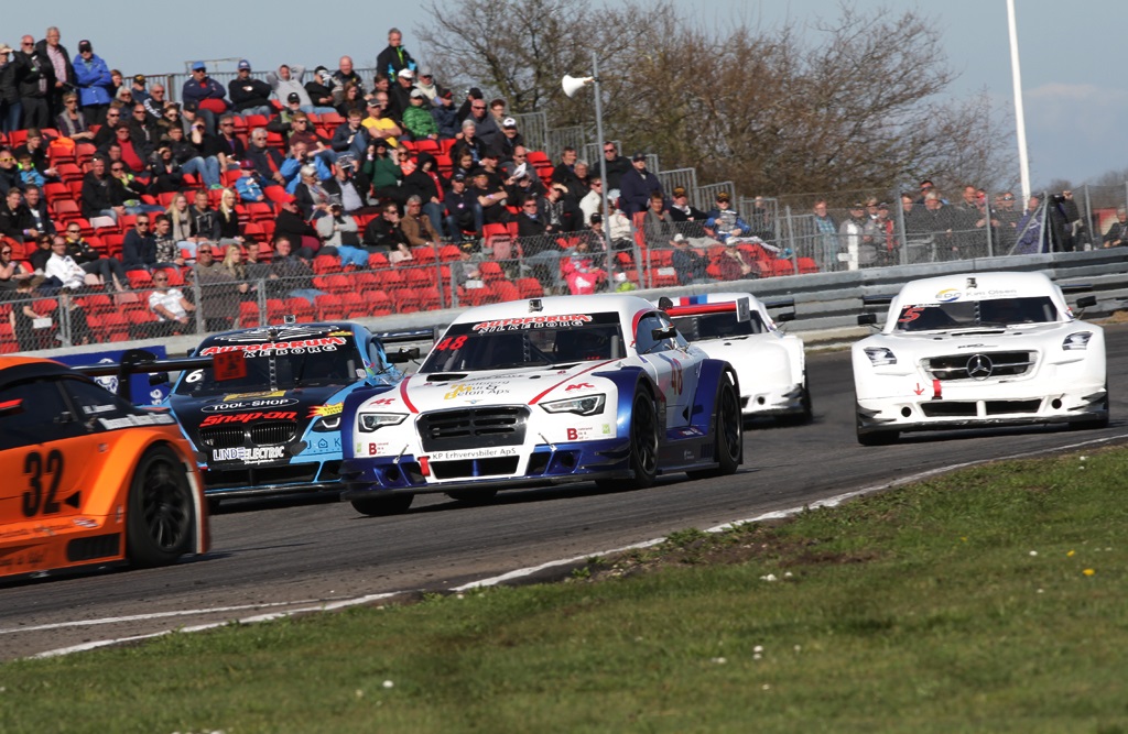 I løb 3 rykkede Frederik frem i feltet før der kom safety car på banen
(Foto: Motorsporten.dk)